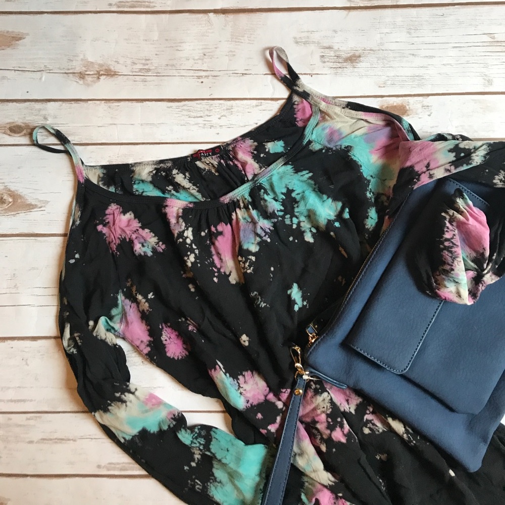 Long sleeve cold shoulder top with tie dye design