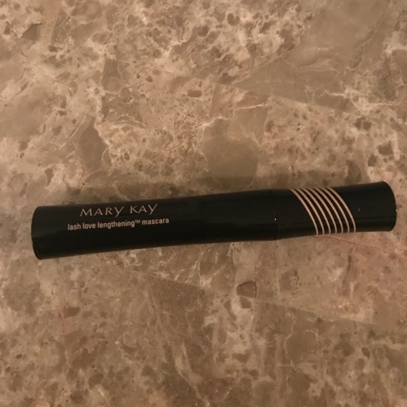 Mary Kay Lash Love Lengthening Mascara - Picture 2 of 2