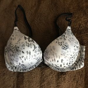 VICTORIAS SECRET BOMBSHELL PUSH UP BRA 32C