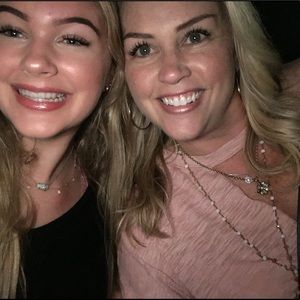 Meet your Posher, Caliese