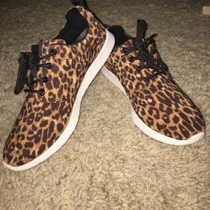 Brand new never worn Gianni Bini sneakers