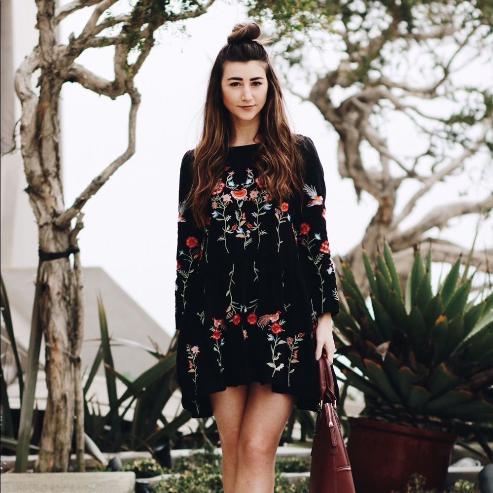 Embroidered Long Sleeve Black Dress