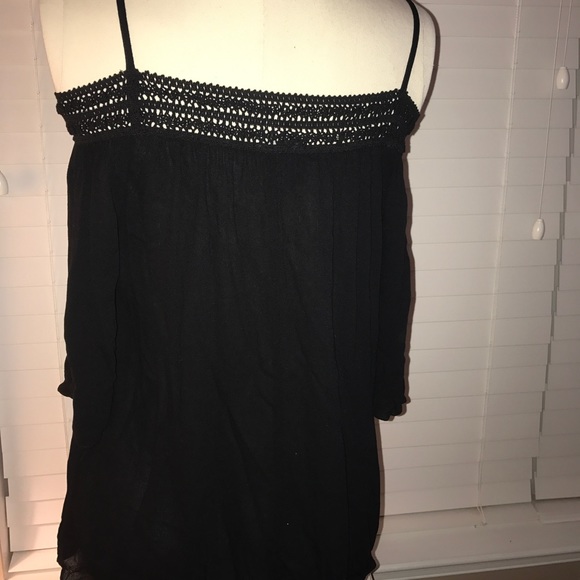 Black boho flowy top. BNWT. - Picture 3 of 5