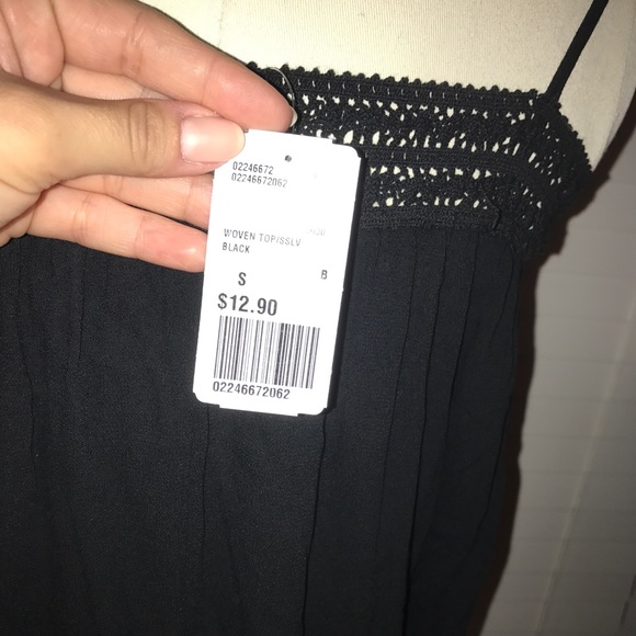 Black boho flowy top. BNWT. - Picture 4 of 5