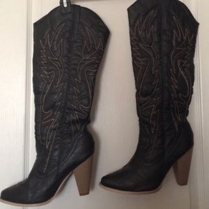 Black wide calve boots