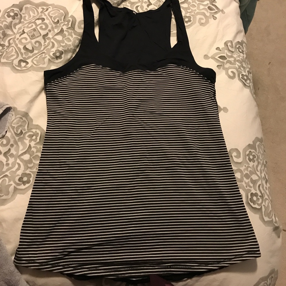Lululemon B&W tank
