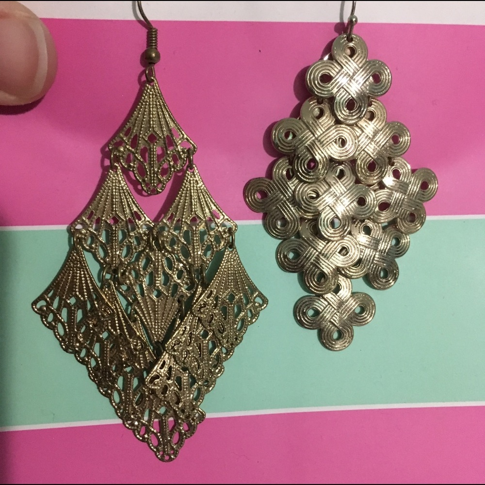 Bundle of Two Pairs of Earrings