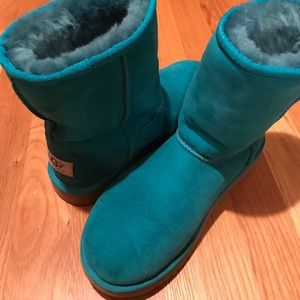 EUC Authentic Uggs turquoise blue!