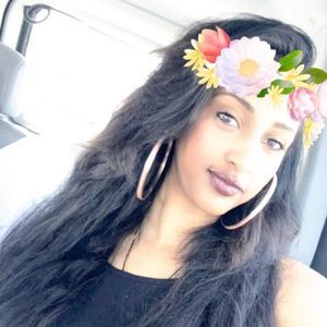 Meet your Posher, Nuela