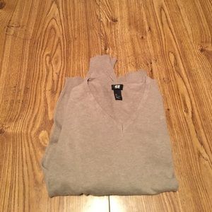 H&M v neck long sleeve