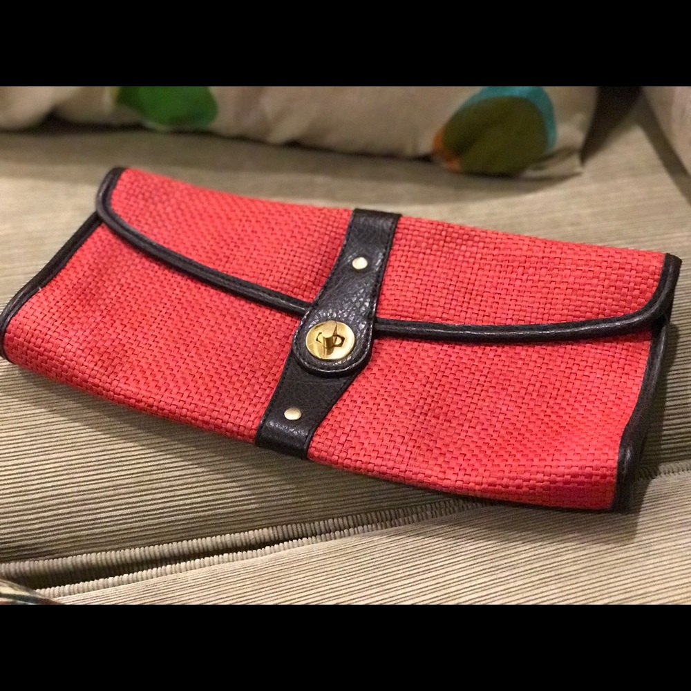 Avenue large clutch with woven detail