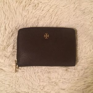 Tory Burch smartphone wallet