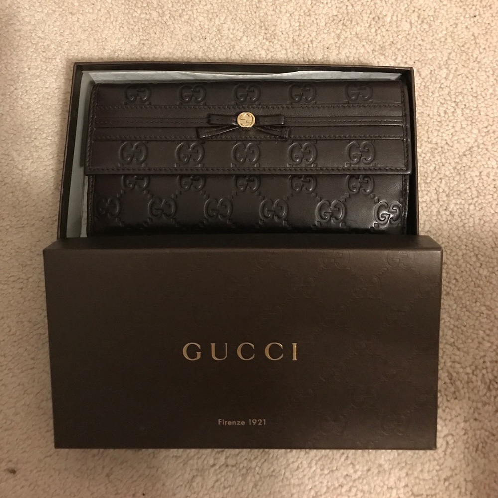 Like new, authentic Gucci wallet