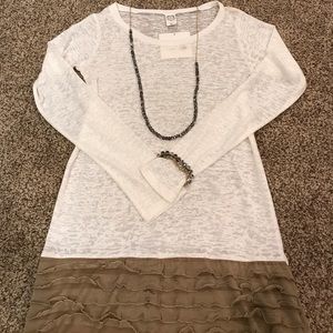 Long sleeve tunic with ruffle bottom