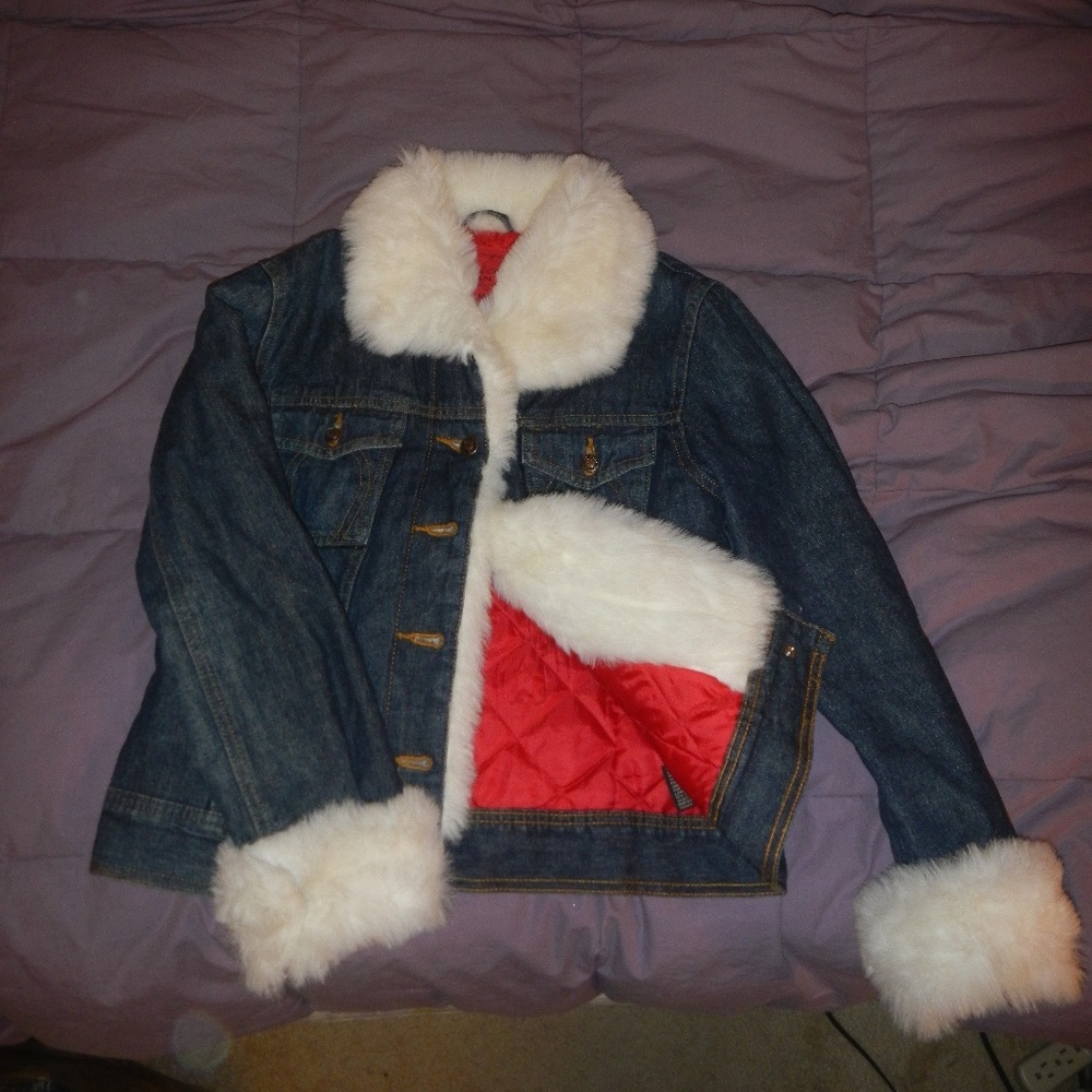 ❄ Kids medium denim jacket with a lining.