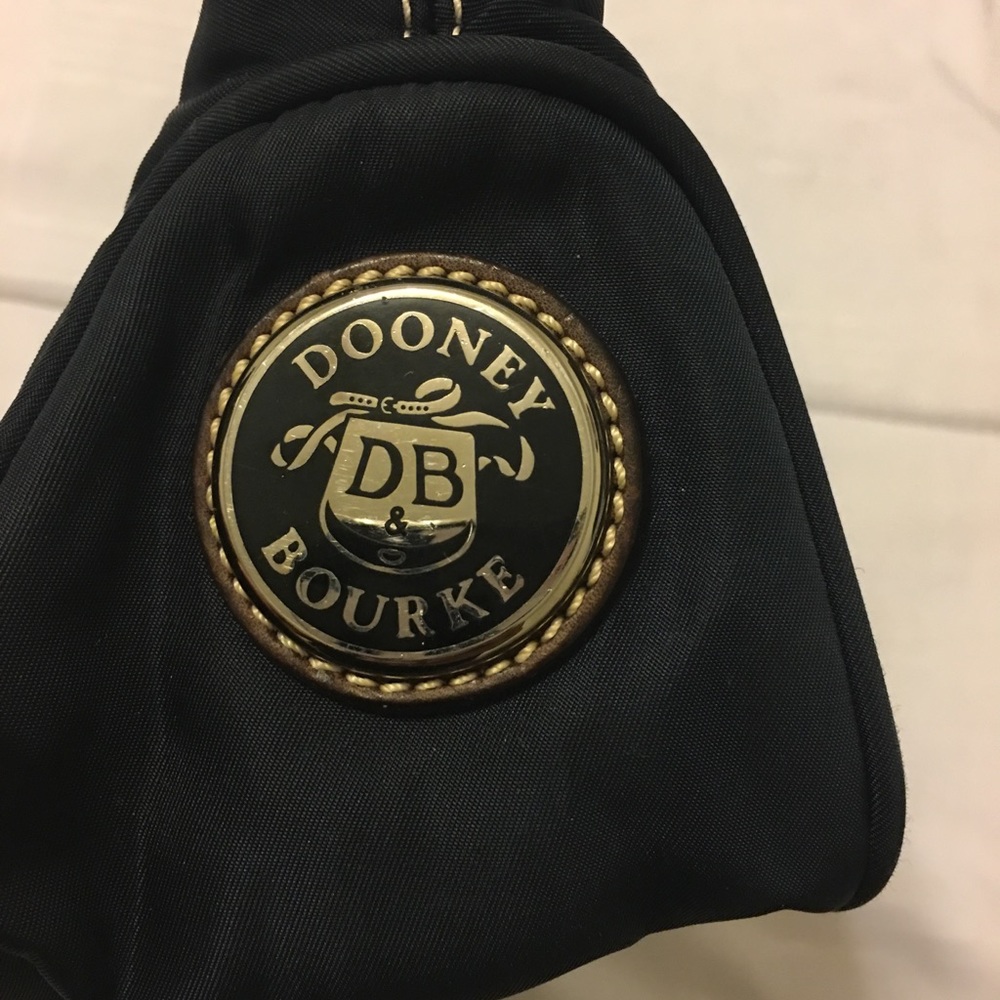 Small Dooney & Burke purse. Good condition.