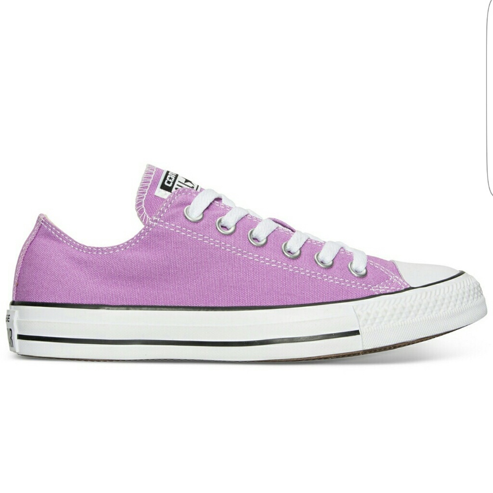 BRAND NEW light purple converse