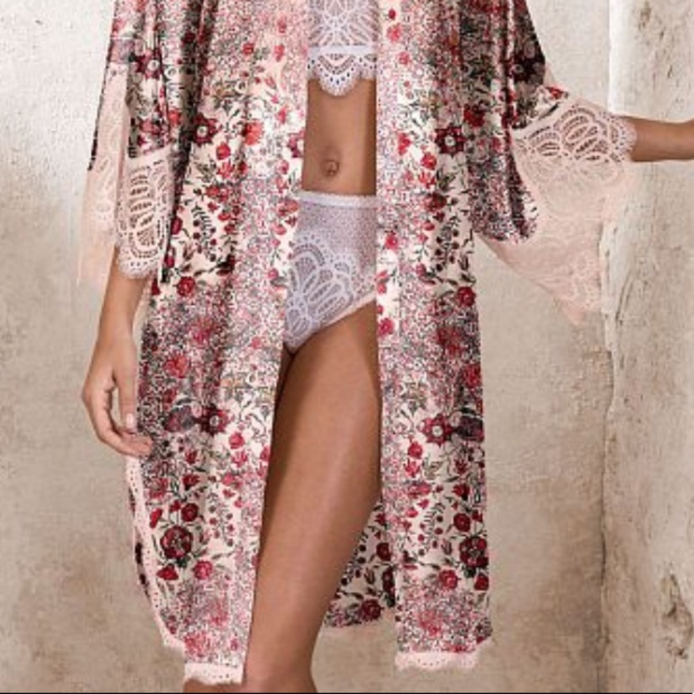 VS Dream Angels Satin Lace Kimono - Picture 3 of 3