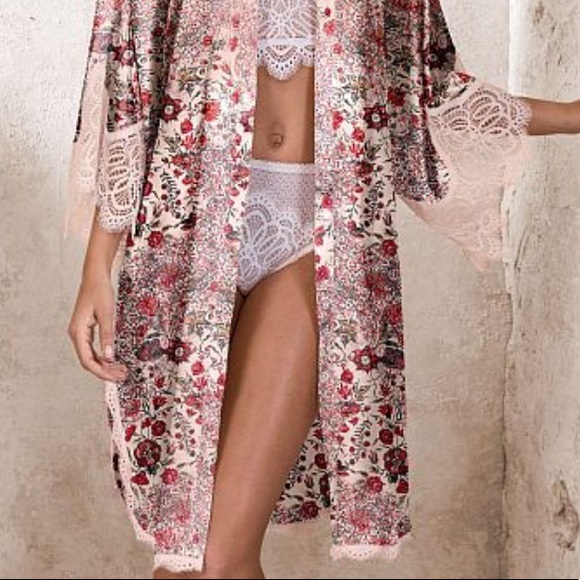 VS Dream Angels Satin Lace Kimono - Picture 3 of 3