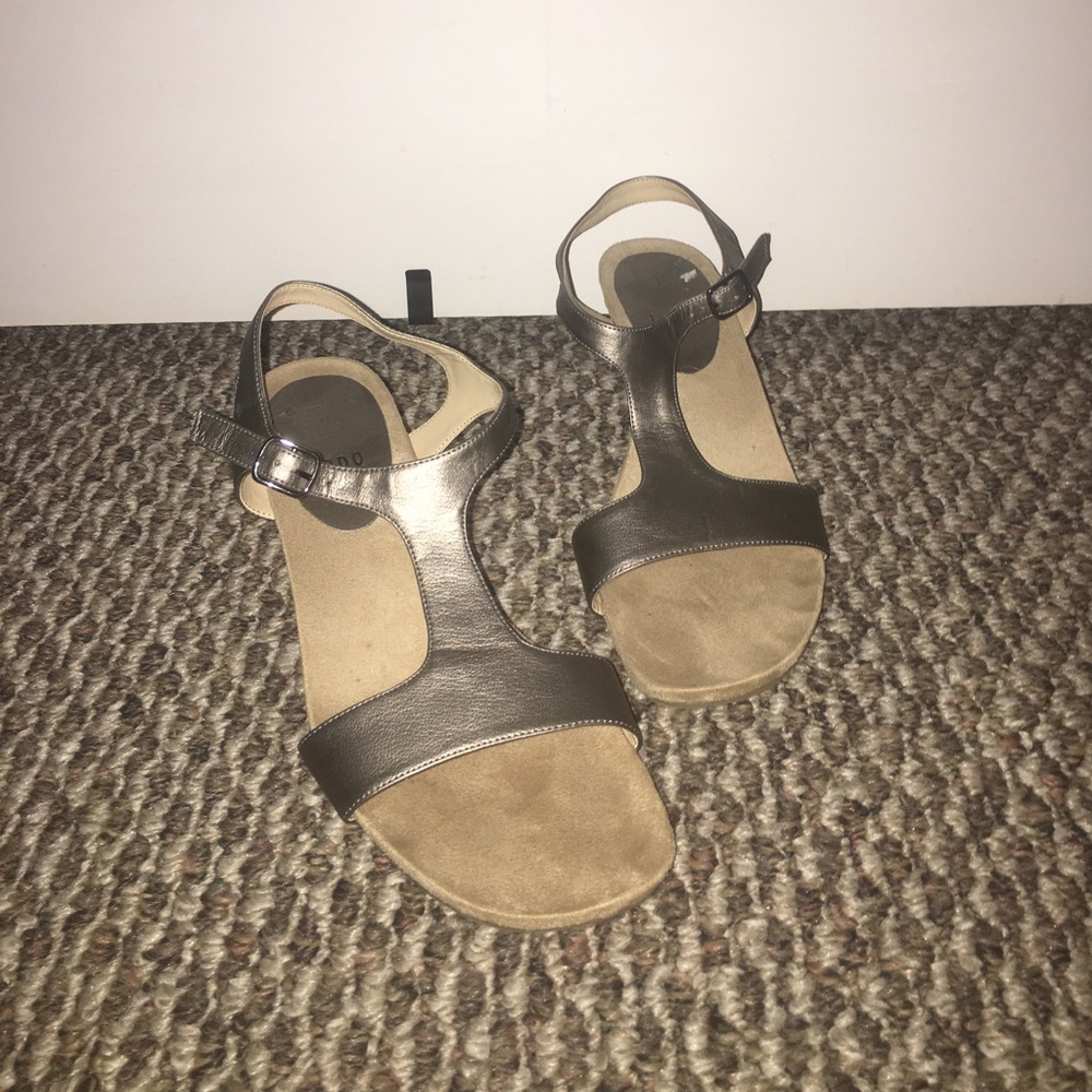 Impo Wedges - Picture 2 of 3