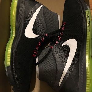 BRAND NEW Nike zoom all out flyknit