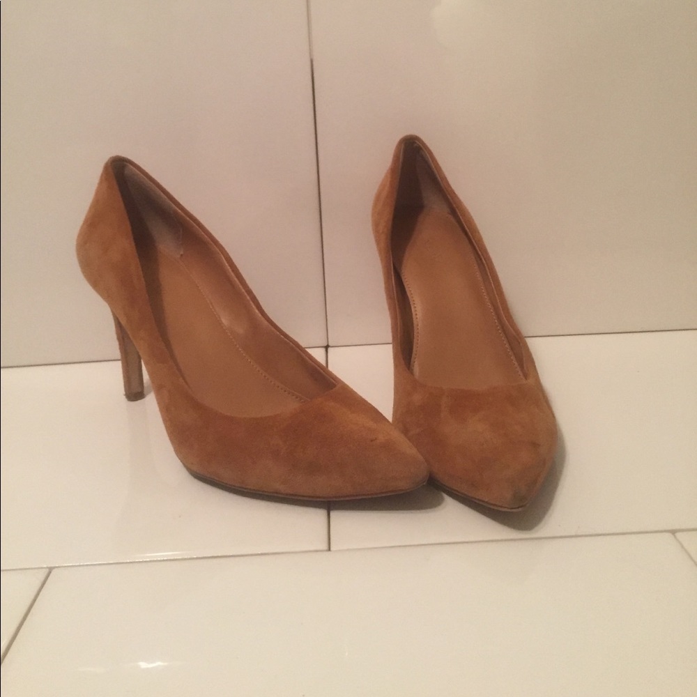 🌿 J.Crew size 7 camel suede kitten heels 🌿