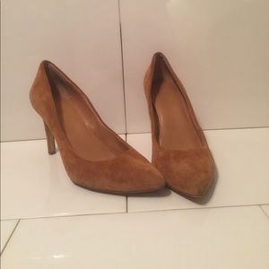 🌿 J.Crew size 7 camel suede kitten heels 🌿
