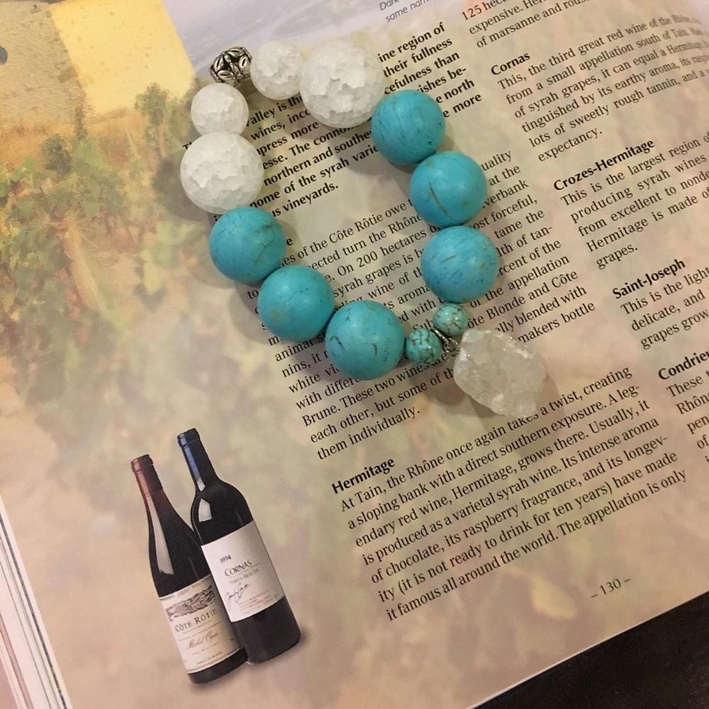Crystal stone/rock charm bracelet