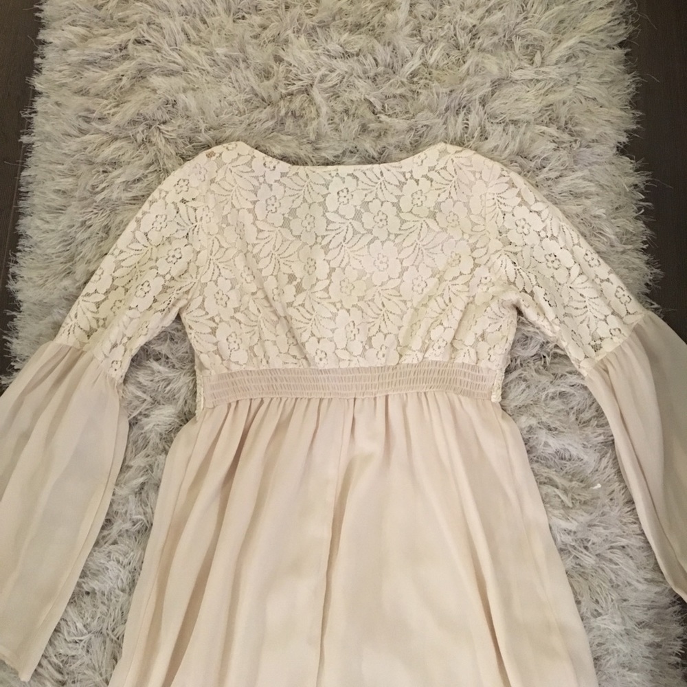 NWOT White/ Creme Lace floral dress w bell sleeves - Picture 7 of 8