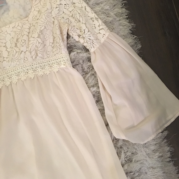 NWOT White/ Creme Lace floral dress w bell sleeves - Picture 5 of 8