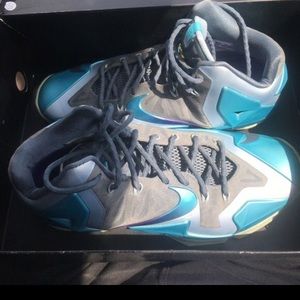Lebron XI gamma blue
