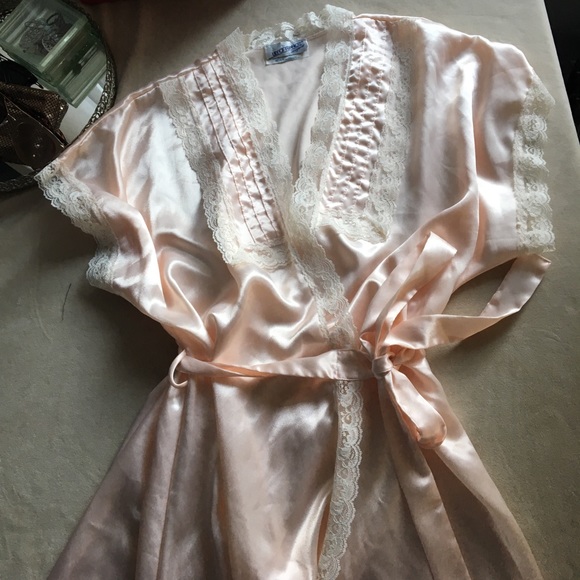 Peach satin robe. Vintage. - Picture 7 of 7