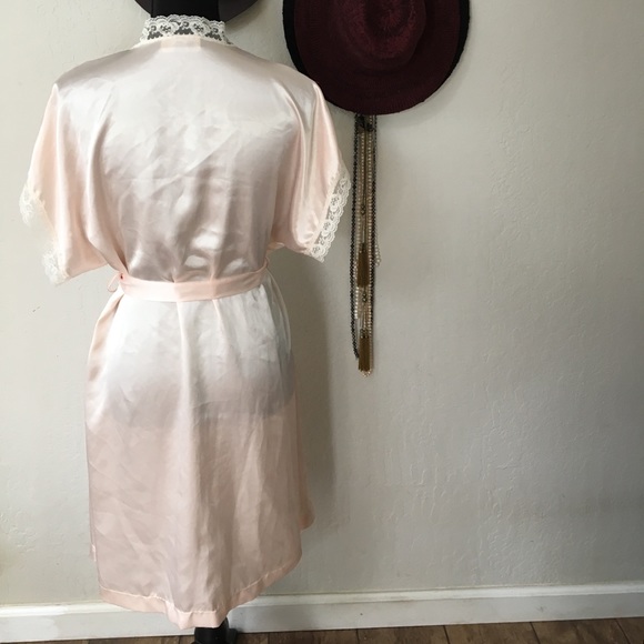 Peach satin robe. Vintage. - Picture 3 of 7
