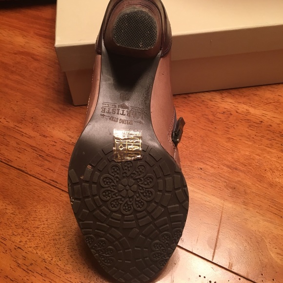 LArtiste-Arabella-Brown Camel-Leather Bootie - Picture 6 of 6