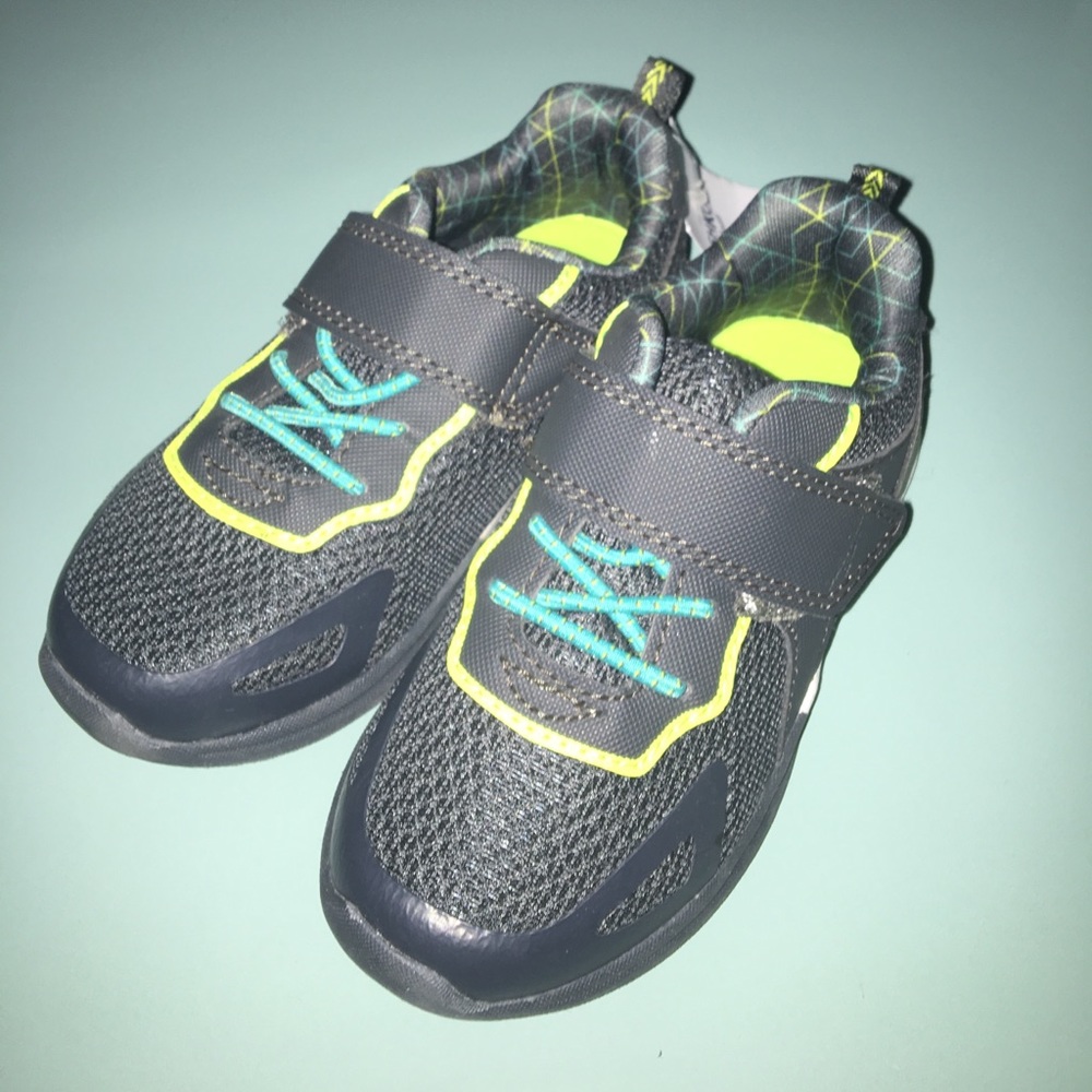 Brand New OshKosh B'gosh Shoes NWT