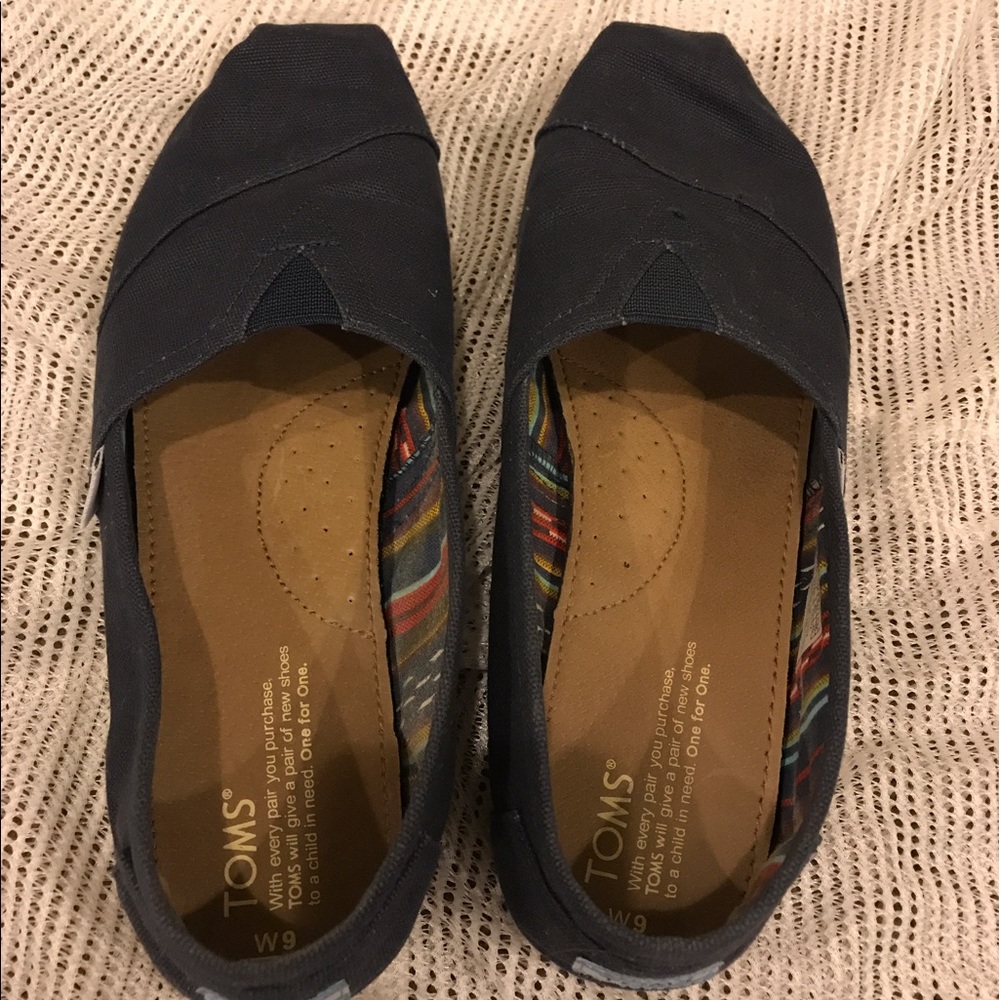 Navy Blue Toms