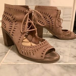 Vince Camuto 'Tarita' Cutout Lace Up Sandal (7.5)