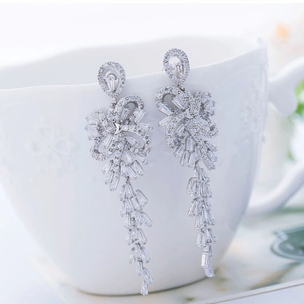 Luxury big long flower pendant drop earrings