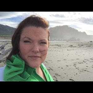 Meet your Posher, Becca