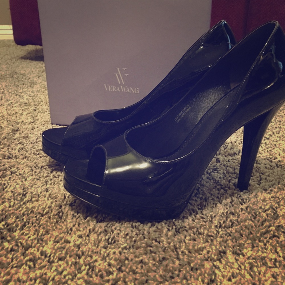 Vera Wang Classic Pumps