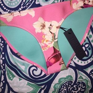 NWT triangl swim bottoms