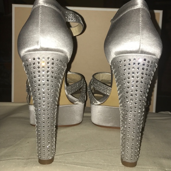 Michael Kors Enola Platform - Picture 3 of 8