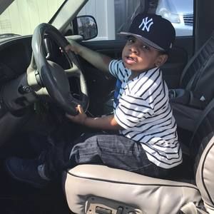 Meet your Posher, Levar