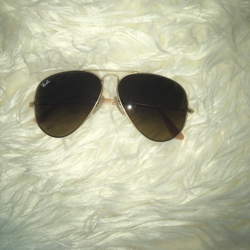Ray ban aviators!