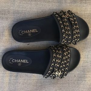 Chanel slides