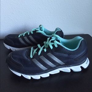 💥 REDUCED - Women's Adidas w/ Box