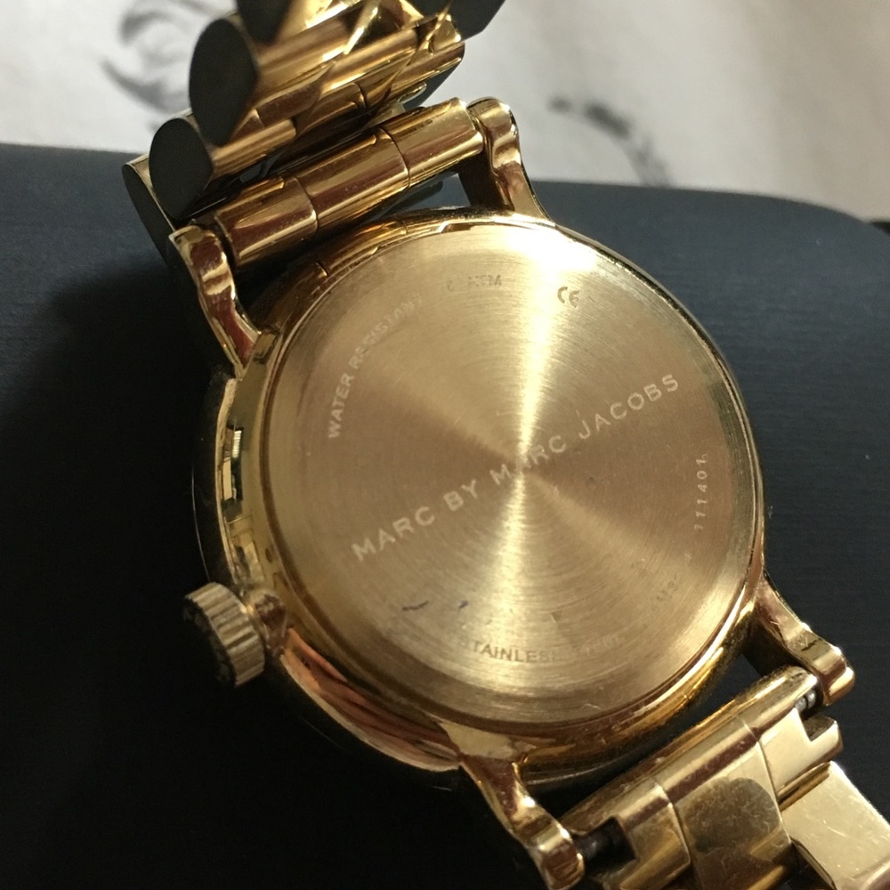Marc by Marc Jacobs Baker 28mm Gold Watch Minty - Picture 6 of 8