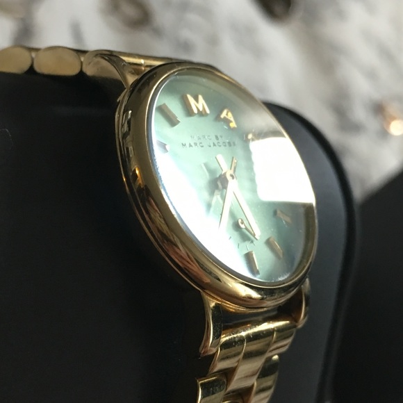 Marc by Marc Jacobs Baker 28mm Gold Watch Minty - Picture 5 of 8