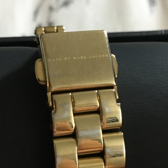 Marc by Marc Jacobs Baker 28mm Gold Watch Minty - Picture 8 of 8