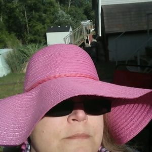 Meet your Posher, Becky